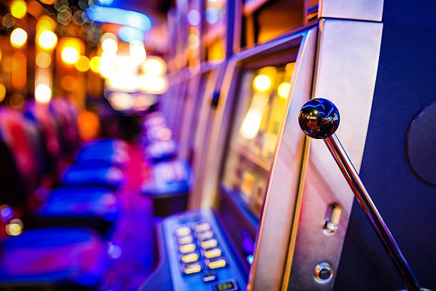 Live dealer studio at dunia77 slot with HD cameras and professional dealers